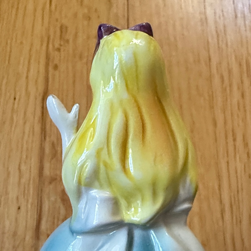 Walt Disney Productions Vintage 1960 Alice In Wonderland Porcelain Figurine - Picture 10 of 10